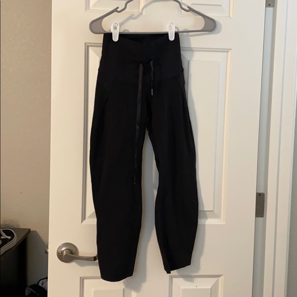 Fitted jogger style Capri legging